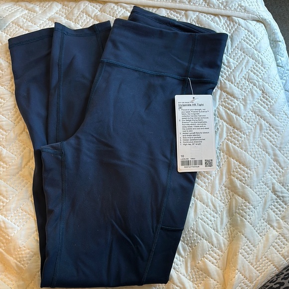 Lululemon Invigorate high rise tight 28” - new with tags - true Navy / Size 10 - Picture 4 of 6